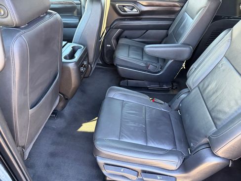 Used 2021 Chevrolet Suburban Z71 w/ Luxury Package image 11