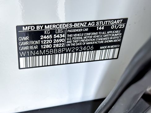 Used 2023 Mercedes-Benz GLB 35 AMG 4MATIC image 29