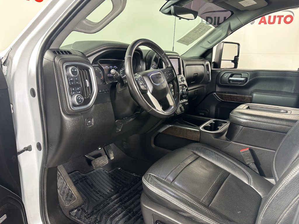 Used 2021 GMC Sierra 3500 Denali w/ Denali Ultimate Package AWD/4WD image 14