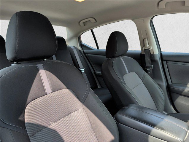 Used 2025 Nissan Sentra SV FWD image 27