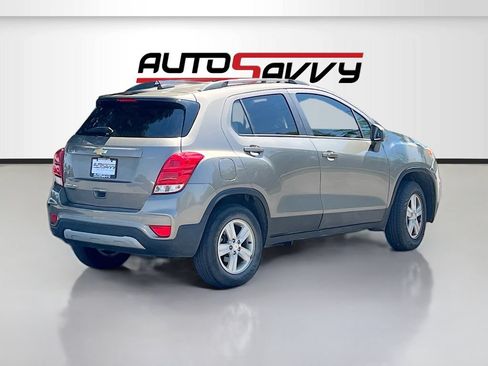 Used 2022 Chevrolet Trax LT w/ LT Convenience Package AWD/4WD image 7