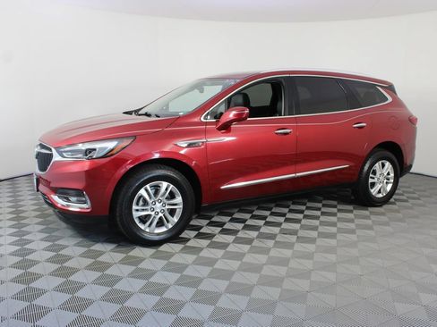 Used 2019 Buick Enclave Essence FWD image 2