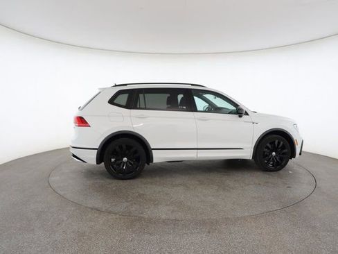 Used 2021 Volkswagen Tiguan SE R-Line image 21