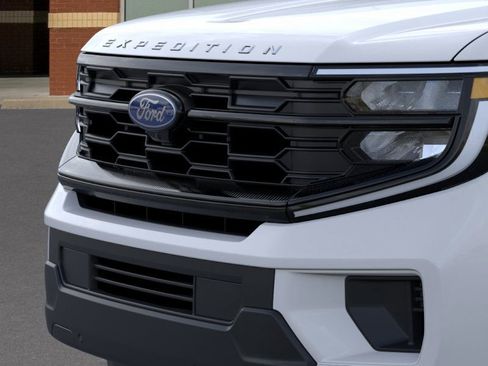 New 2026 Ford Expedition Active image 17