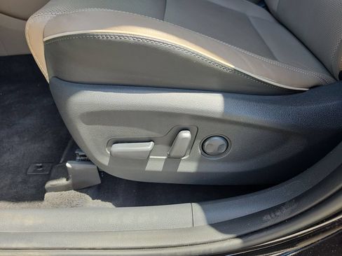 Used 2020 Hyundai Tucson Limited FWD image 17