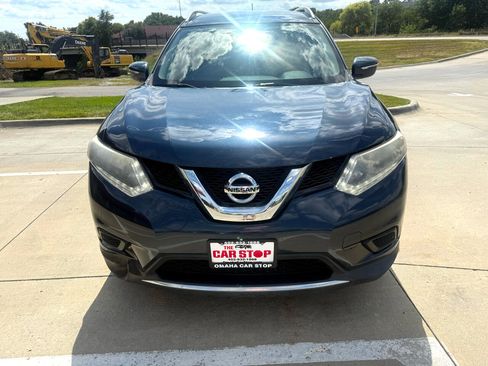 Used 2015 Nissan Rogue SV image 3