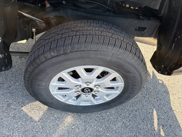Used 2024 Toyota Tacoma SR5 AWD/4WD image 13