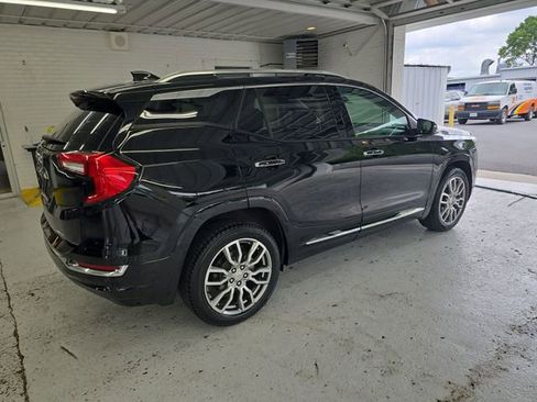 Used 2024 GMC Terrain Denali w/ Denali Premium Package AWD/4WD image 6