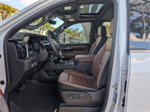 Used 2025 GMC Sierra 3500 Denali Ultimate image 10
