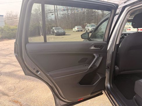 Used 2019 Volkswagen Tiguan S image 19