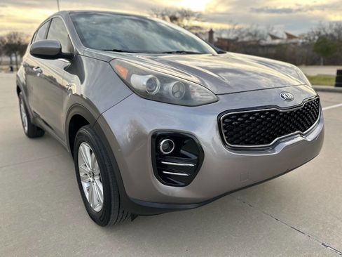 Used 2017 Kia Sportage LX image 4