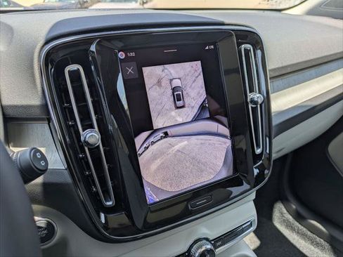 New 2026 Volvo XC40 B5 Ultra w/ Climate Package AWD/4WD image 8