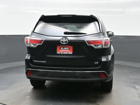 Used 2015 Toyota Highlander LE image 5