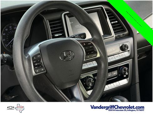 Used 2019 Hyundai Sonata SE w/ Cargo Package FWD image 12