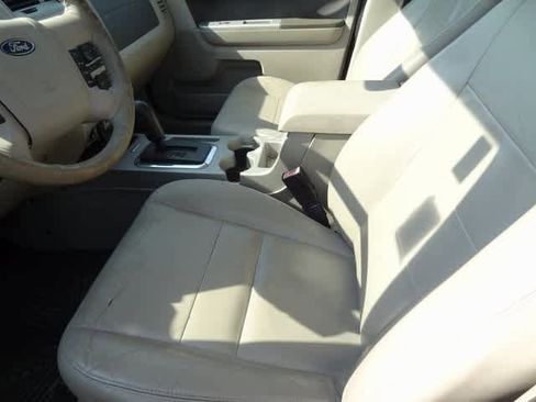 Used 2012 Ford Escape XLT image 6