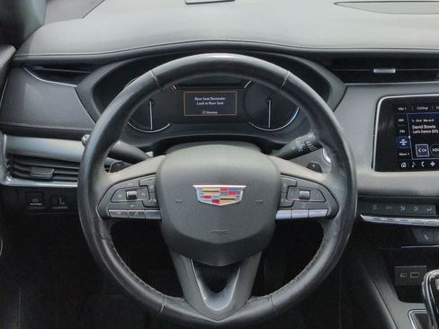 Used 2020 Cadillac XT4 Premium Luxury w/ Cold Weather Package FWD image 22