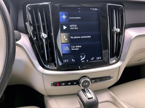 Used 2019 Volvo S60 T6 Momentum w/ Premium Package image 5