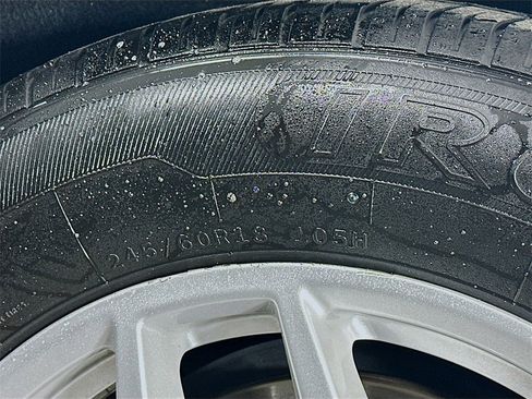 Used 2024 Ford Edge SEL image 32