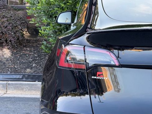Used 2022 Tesla Model Y Performance AWD/4WD image 15