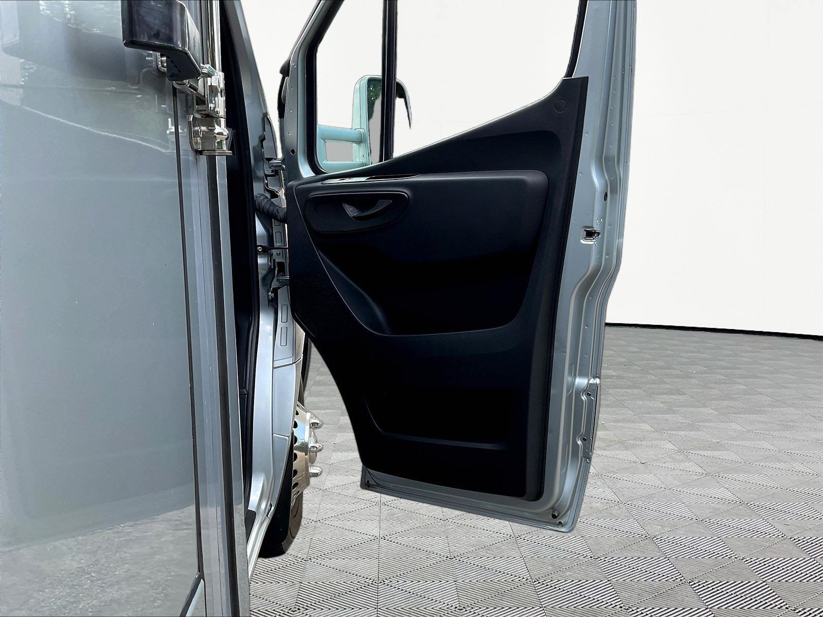 Used 2024 Mercedes-Benz Sprinter 3500 image 26