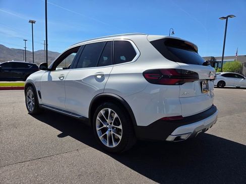Used 2025 BMW X5 xDrive50e w/ Climate Comfort Package AWD/4WD image 4