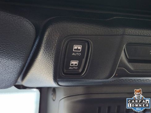 Used 2025 Jeep Wrangler Unlimited Rubicon w/ Technology Group image 30