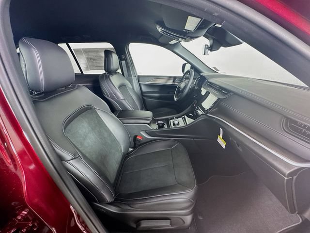 New 2026 Jeep Grand Cherokee Altitude AWD/4WD image 30