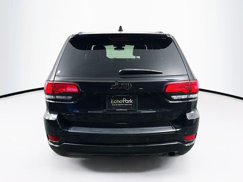 Used 2021 Jeep Grand Cherokee Laredo X AWD/4WD image 7
