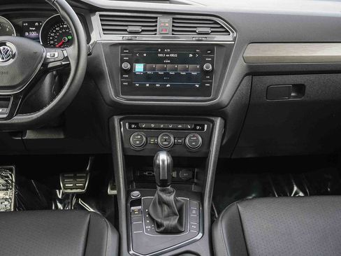 Used 2020 Volkswagen Tiguan SE R-Line image 13