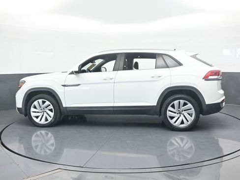 Used 2021 Volkswagen Atlas Cross Sport SE w/ Panoramic Sunroof Package image 3