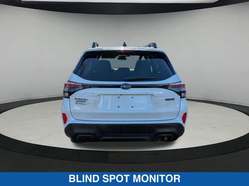 Used 2025 Subaru Forester Premium image 5