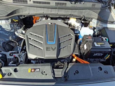 Used 2023 Hyundai Kona Limited image 40