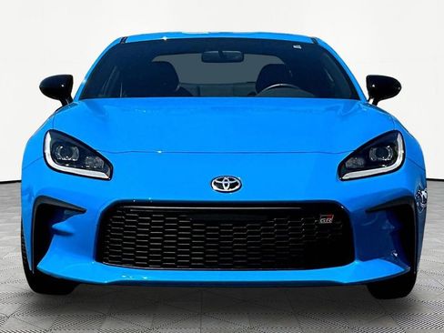 Used 2022 Toyota GR86 image 2