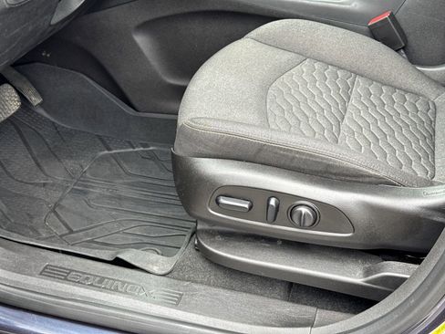 Used 2018 Chevrolet Equinox LT image 17