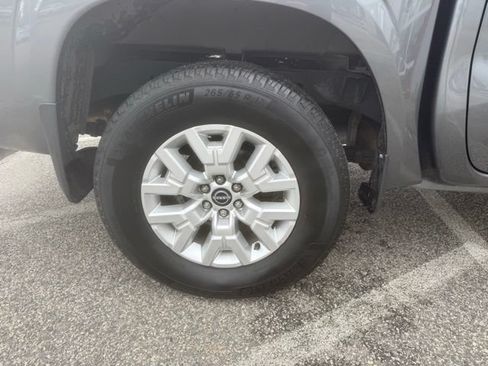 Certified 2023 Nissan Frontier SV w/ SV Convenience Package AWD/4WD image 13