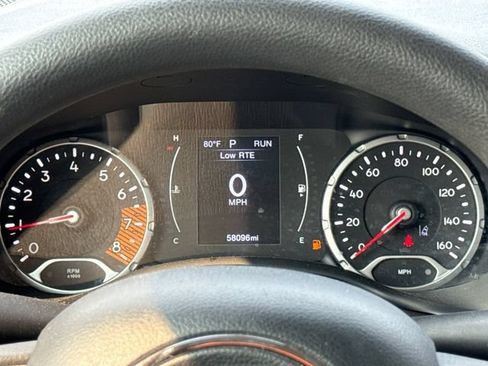 Used 2023 Jeep Renegade Latitude AWD/4WD image 12