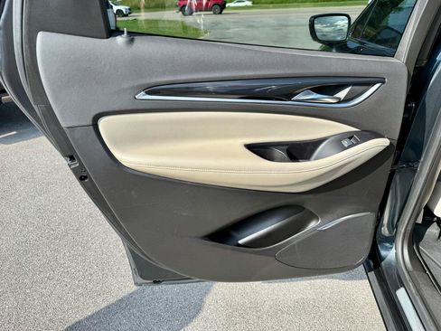 Used 2019 Buick Enclave Premium w/ Experience Buick Package FWD image 34