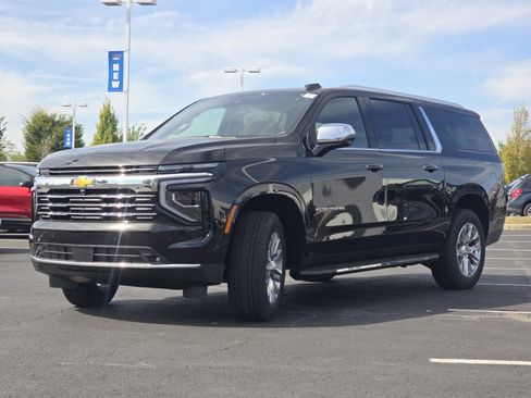 New 2026 Chevrolet Suburban Premier image 13