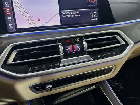 Used 2020 BMW X5 xDrive40i w/ Premium Package AWD/4WD image 16