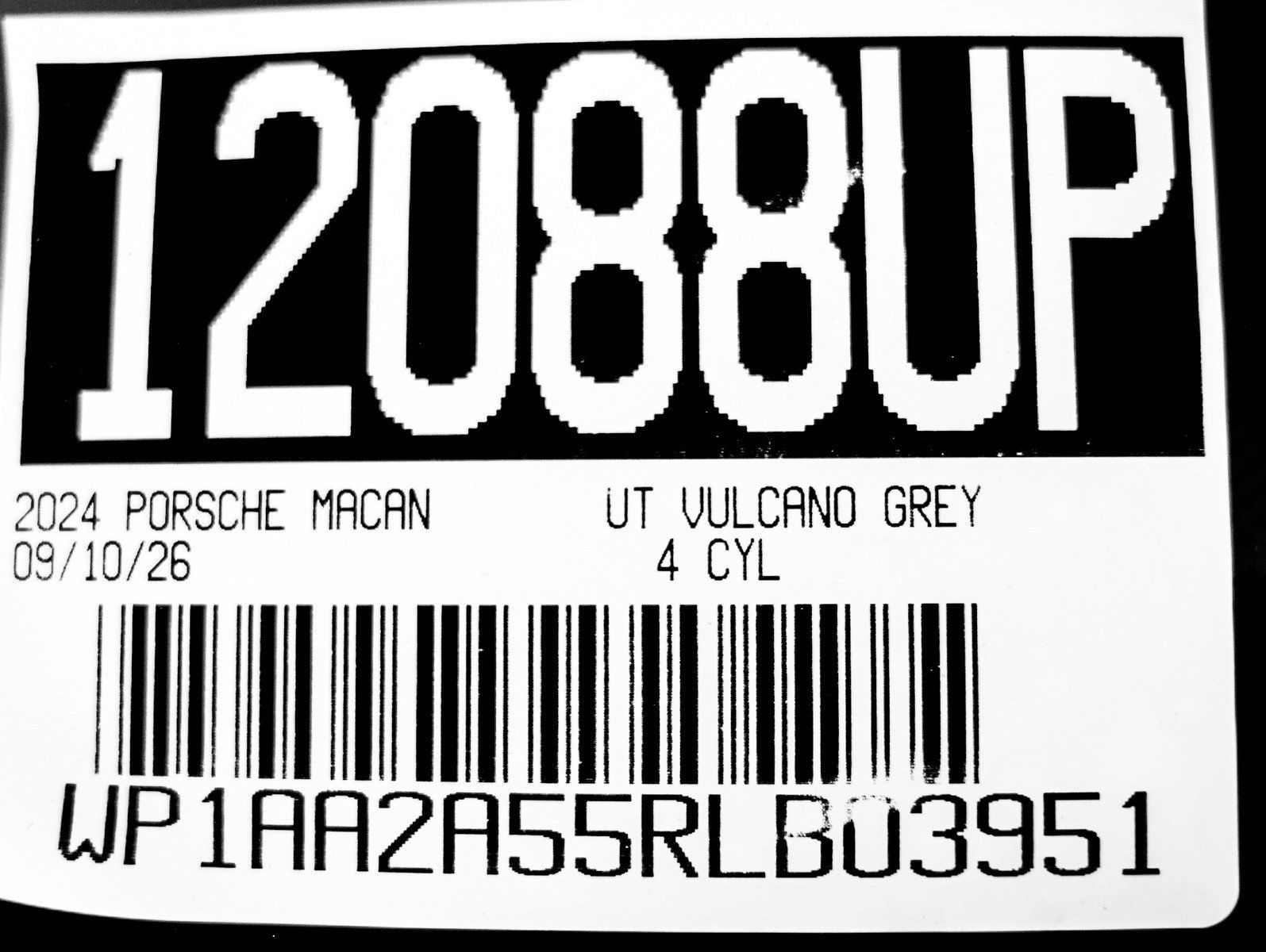 Certified 2024 Porsche Macan AWD/4WD image 31