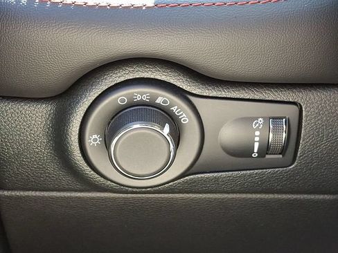 Used 2025 Dodge Durango GT AWD/4WD image 30