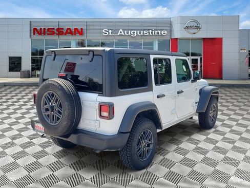 Used 2025 Jeep Wrangler Unlimited Sport AWD/4WD image 2