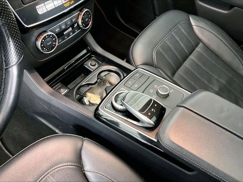 Used 2019 Mercedes-Benz GLE 400 4MATIC image 19