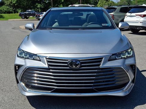 Used 2020 Toyota Avalon XLE w/ Moonroof Package FWD image 4