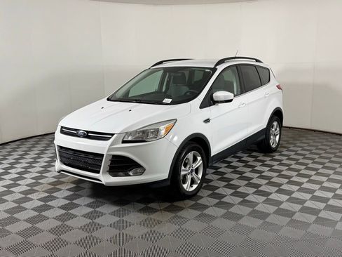 Used 2016 Ford Escape SE w/ Equipment Group 201A image 7
