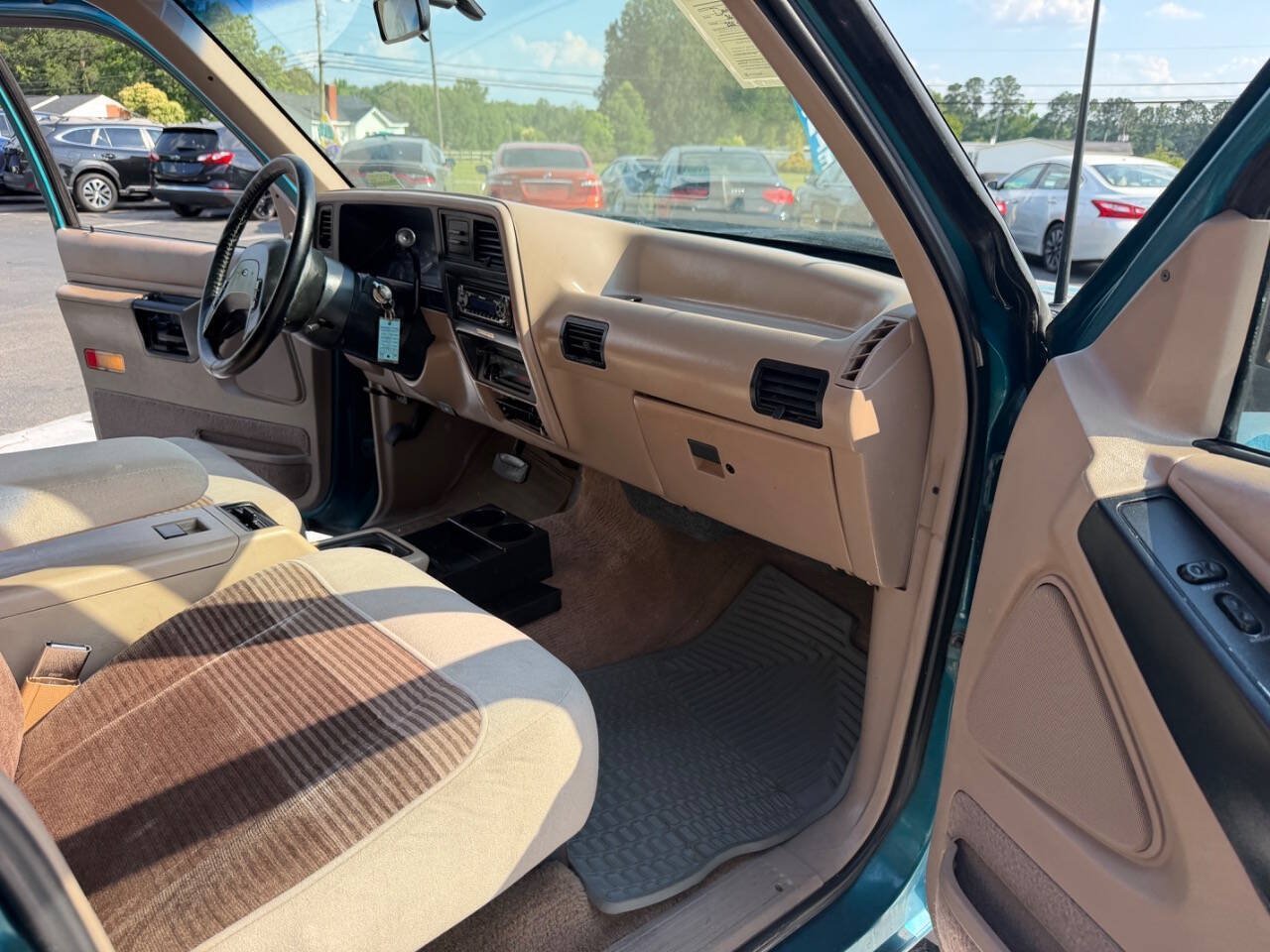 Used 1992 Ford Explorer XLT AWD/4WD image 13