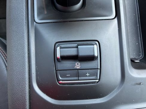 Used 2024 GMC Sierra 1500 AT4 w/ Technology Package AWD/4WD image 32