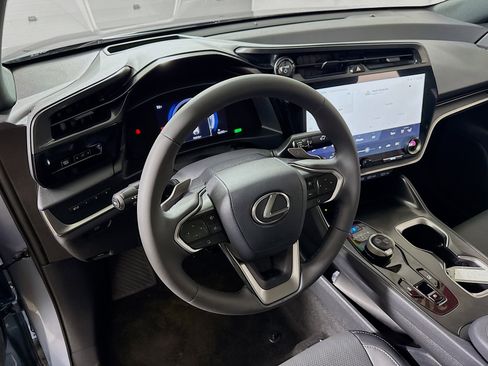 Used 2025 Lexus RZ 450e w/ Technology Package image 23