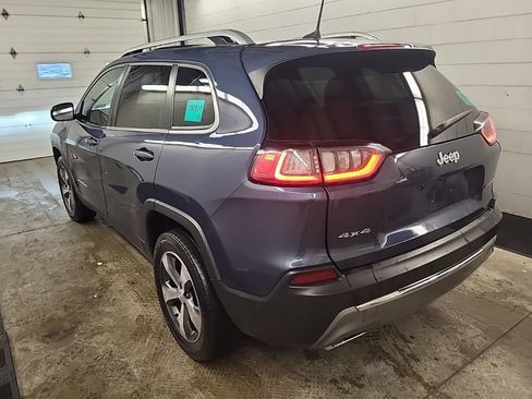 Used 2021 Jeep Cherokee Limited image 3