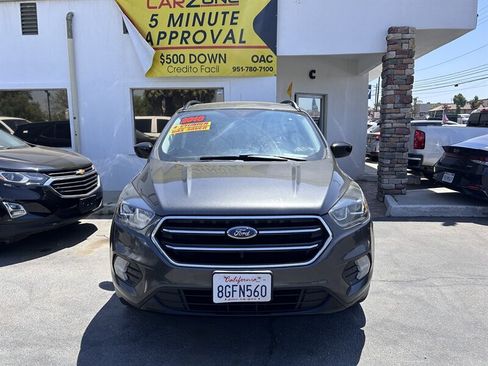 Used 2018 Ford Escape SE w/ SE Sport Appearance Package FWD image 5